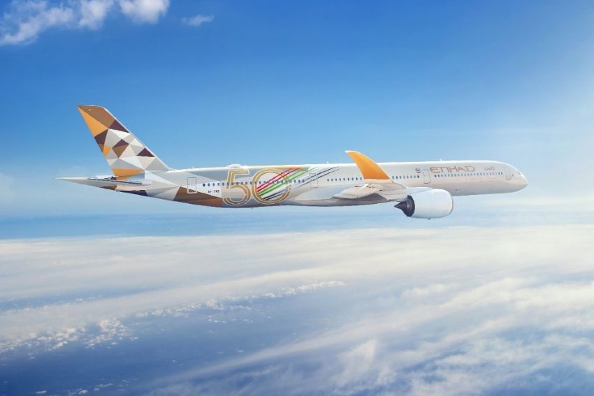 Etihad Airways holds week of testing to cut flight emissions