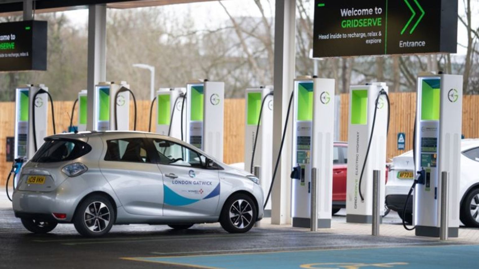 Gatwick opens charging station for electric vehicles